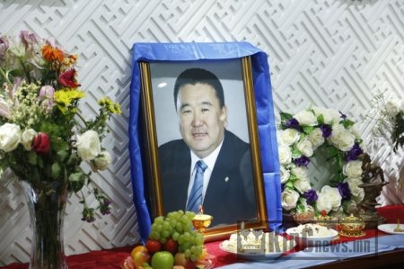 АН: С.Эрдэнэ дарга тухайн үед ордонд байгаагүй. Цагдаагийн байгууллага хамгийн сүүлд уулзсан хүнийг тогтоосон