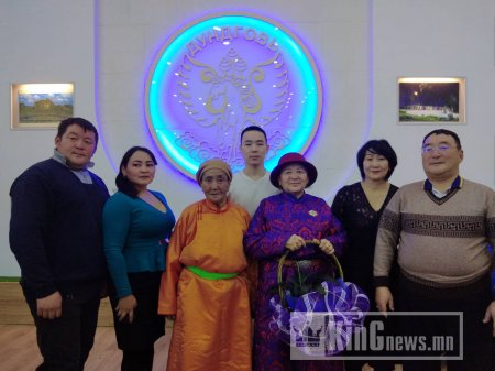 Дундговь аймагт төрийн дээд одон медалыг гардуулах ёслолын арга хэмжээ зохион байгуулагдлаа