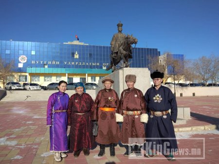 Дундговь аймагт төрийн дээд одон медалыг гардуулах ёслолын арга хэмжээ зохион байгуулагдлаа